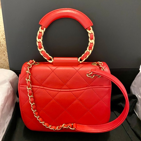 Authentic Chanel in the loop mini flap bag SP2020 - Picture 2 of 10